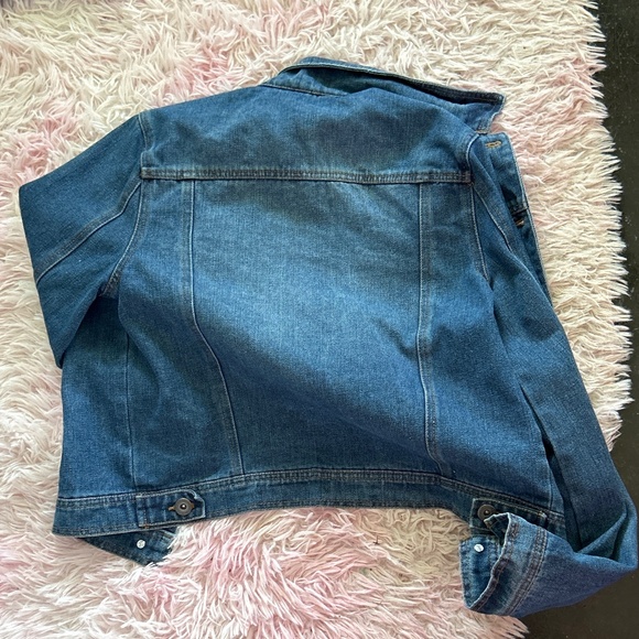 Jean jacket - Picture 2 of 3
